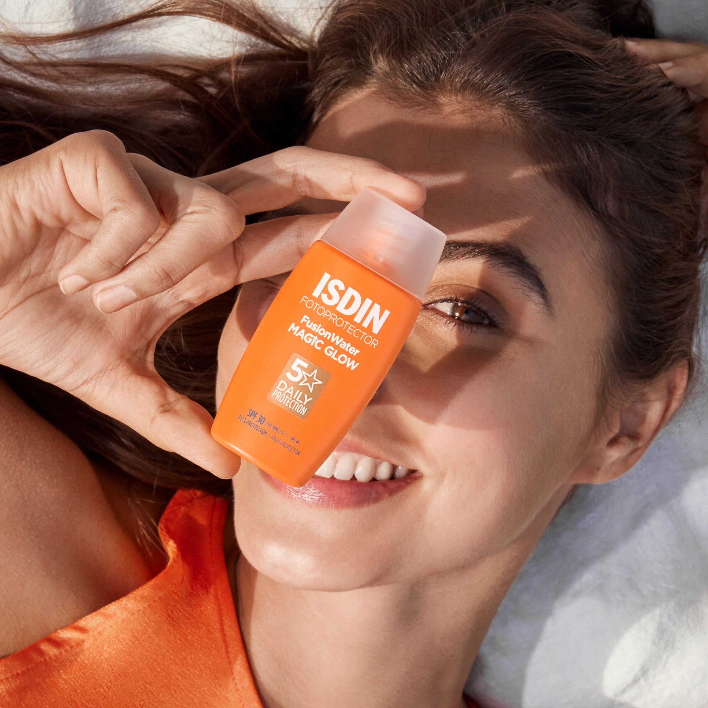 isdin-fotoprotector-fusion-water-magic-glow-spf-30-50-ml image 2