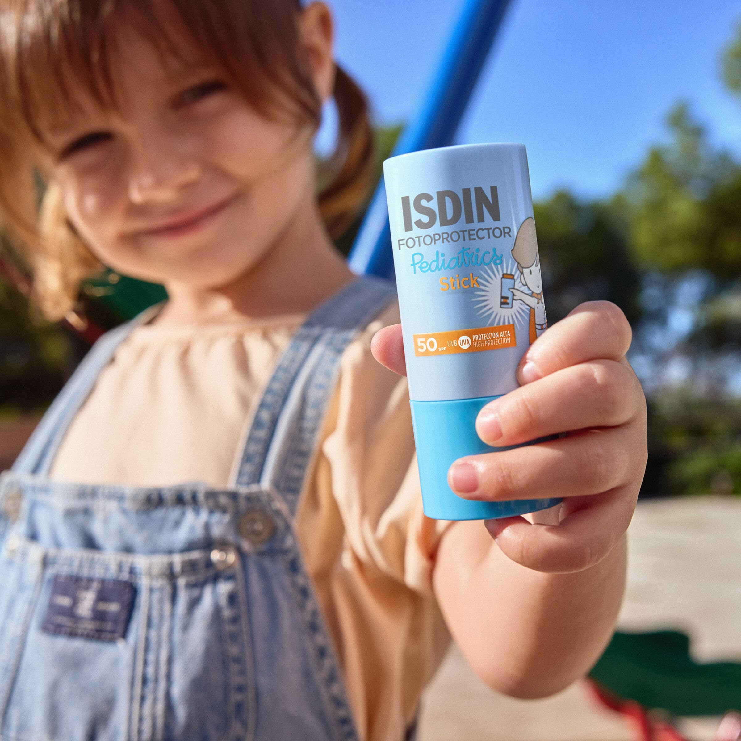 isdin-pediatrics-stick-spf-50-protector-solar-en-stick-para-ni-os-y-beb-s-20-g image 2