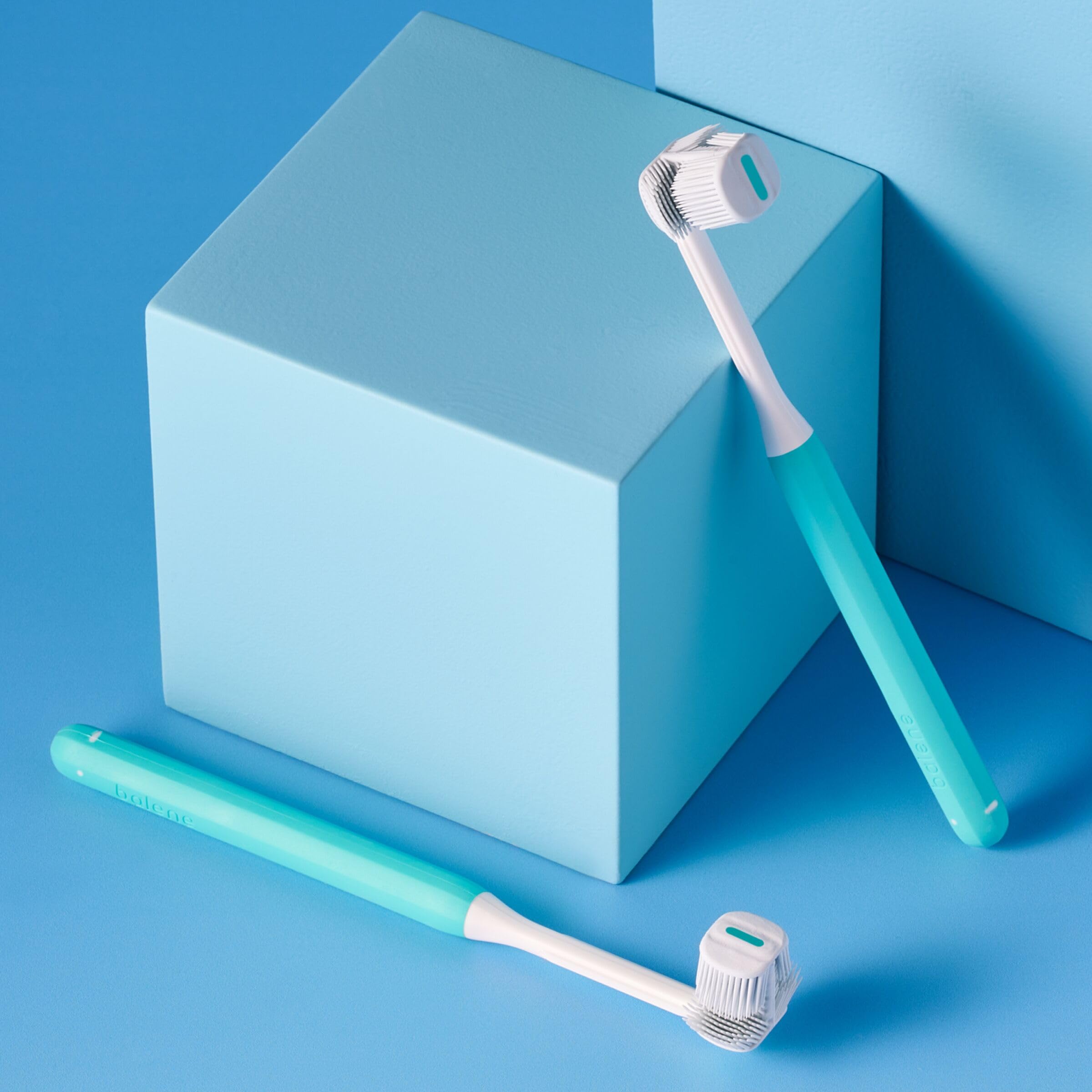 isdin-balene-by-bexident-cepillo-de-dientes-aqua-medium image 2